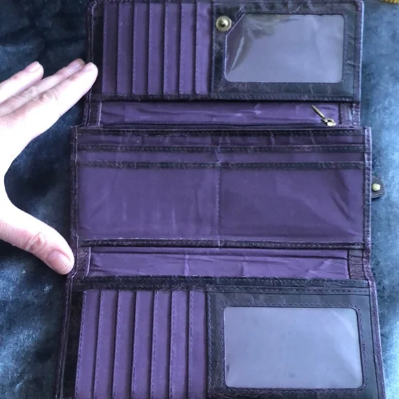 Elegant Purple Genuine Leather Women's Wallet - Picture 4 of 16